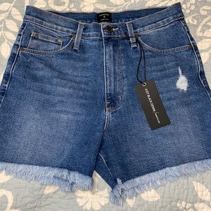 Lulus High-rise jean shorts size M